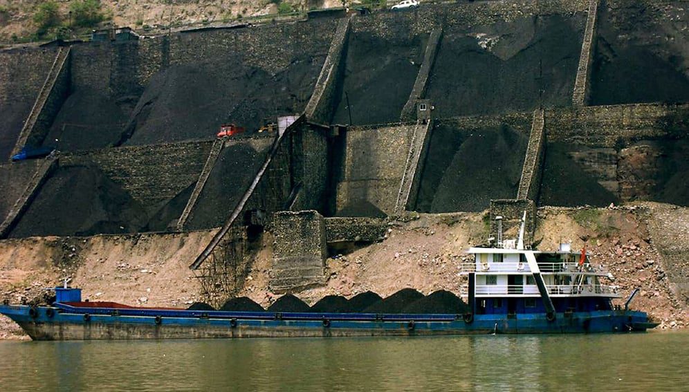 1200px-Coal_hopper_with_barge_Rob_Loftis-main