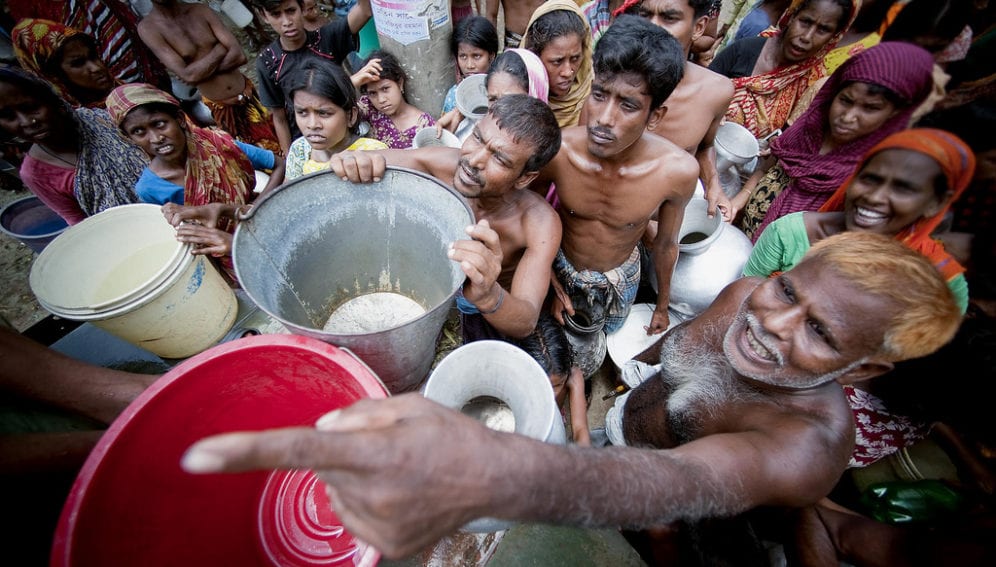 Crowd in Old Dhaka_Flickr_UN Photo_Kibae Park