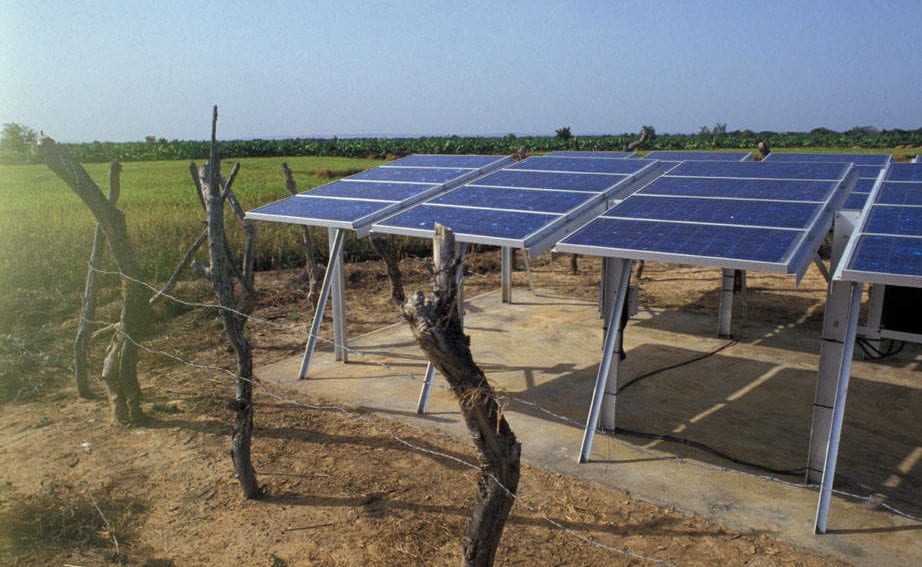 Podcast solar panels energy Curt Carnemark  World Bank SciDev.jpg