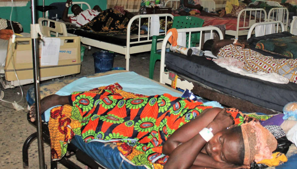 Women lying on a hospital ward (Source: UNFPA Liberia)