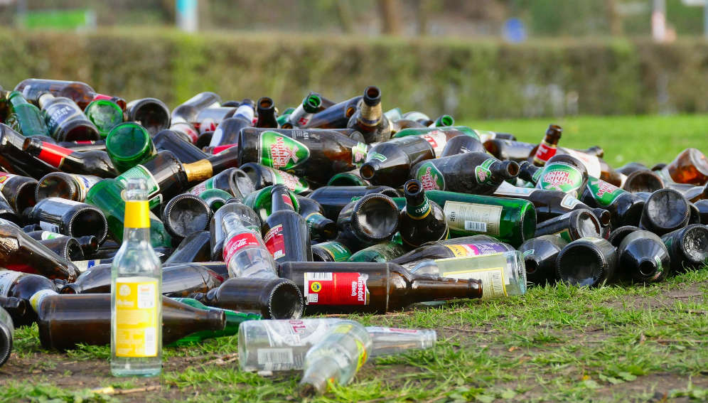 Bottles, Waste, Garbage image. Free for use. By Pixabay.