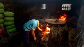 Burning plastic waste ‘widespread’ in poor communities