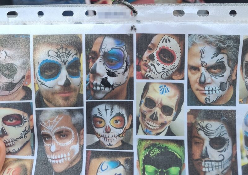 Makeup catalogue. A study in Brazil found heavy metals in metallic-based pigments used by children at various festivities and children's parties. Image credit: Aleida Rueda.