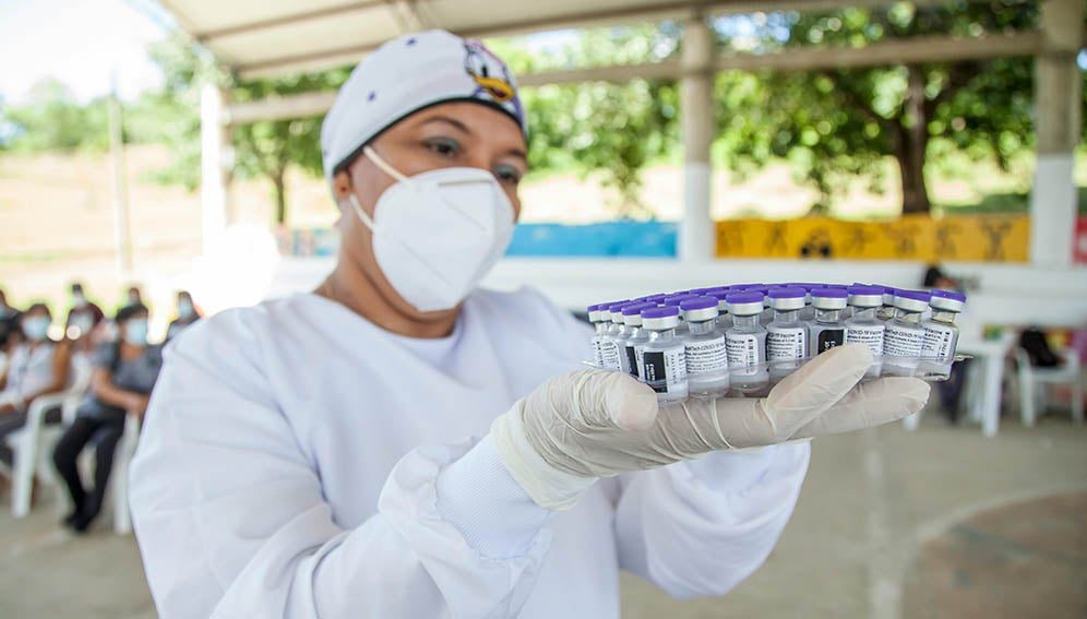 A Nurse Holding Vaccines in El Carmen de Bolívar, Bolívar, Colombia. Photo by FRANK MERIÑO