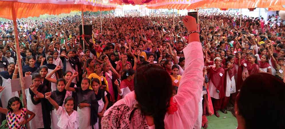 Varsha Deshpande addressing women against female feticide in Maharashtra.